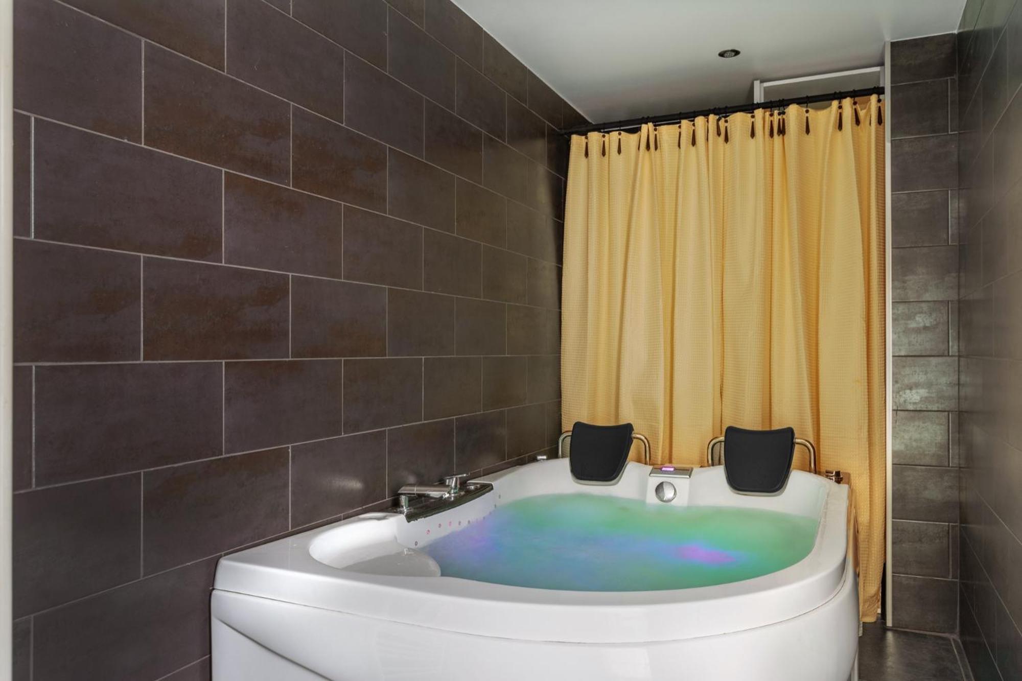 Grand Chalet Standing Avec Jacuzzi A Chamrousse Ski 1750 Buitenkant foto